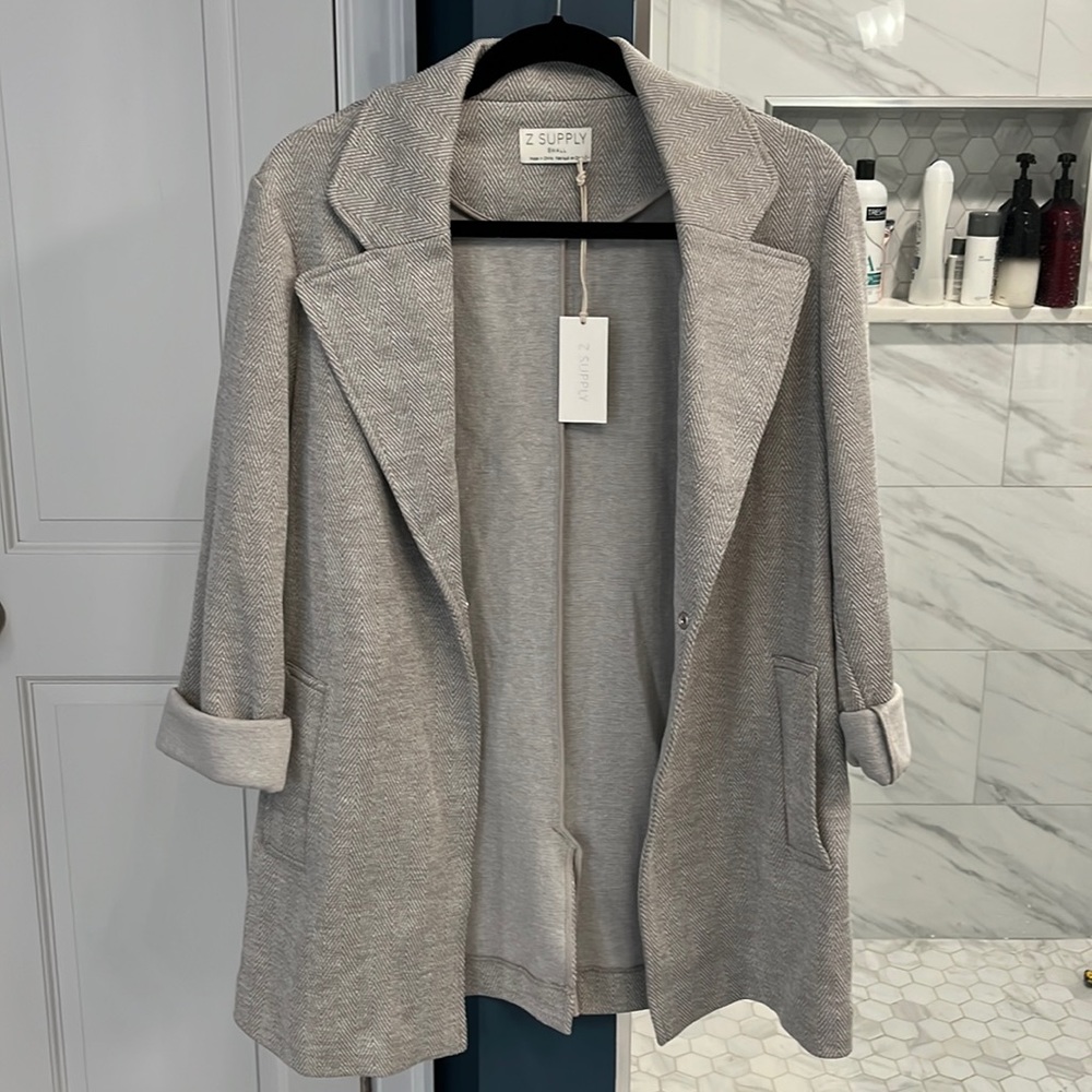 NWT grey chevron blazer, size Small